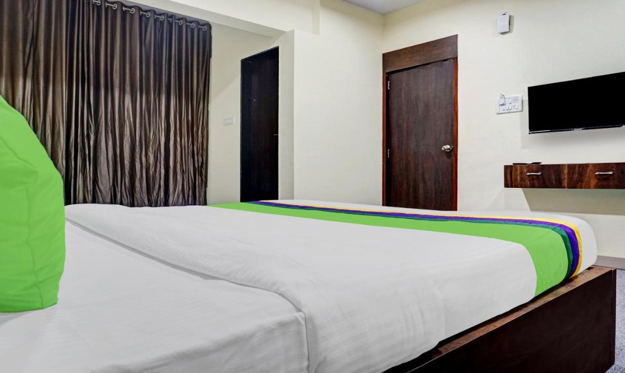 Hotel Treebo Tulip à Pune Extérieur photo